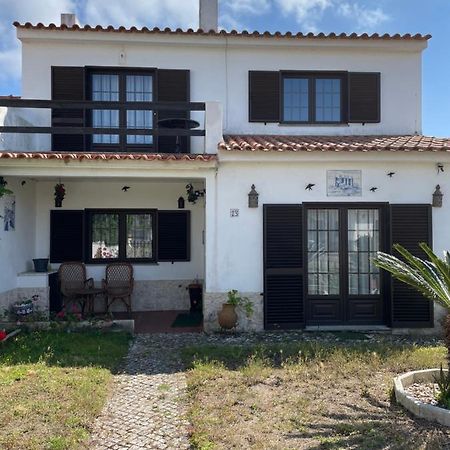 Fountain Of Happiness Hotel Obidos Exterior photo